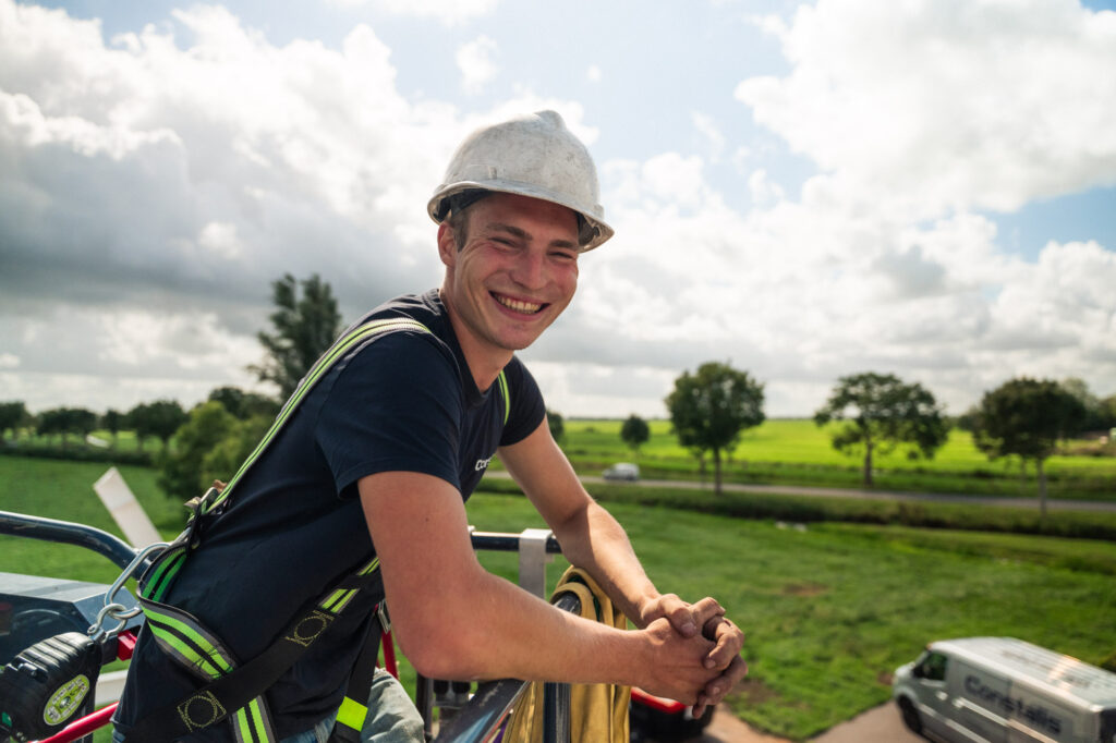 Monteur van Constalis aan het werk op de bouwplaats